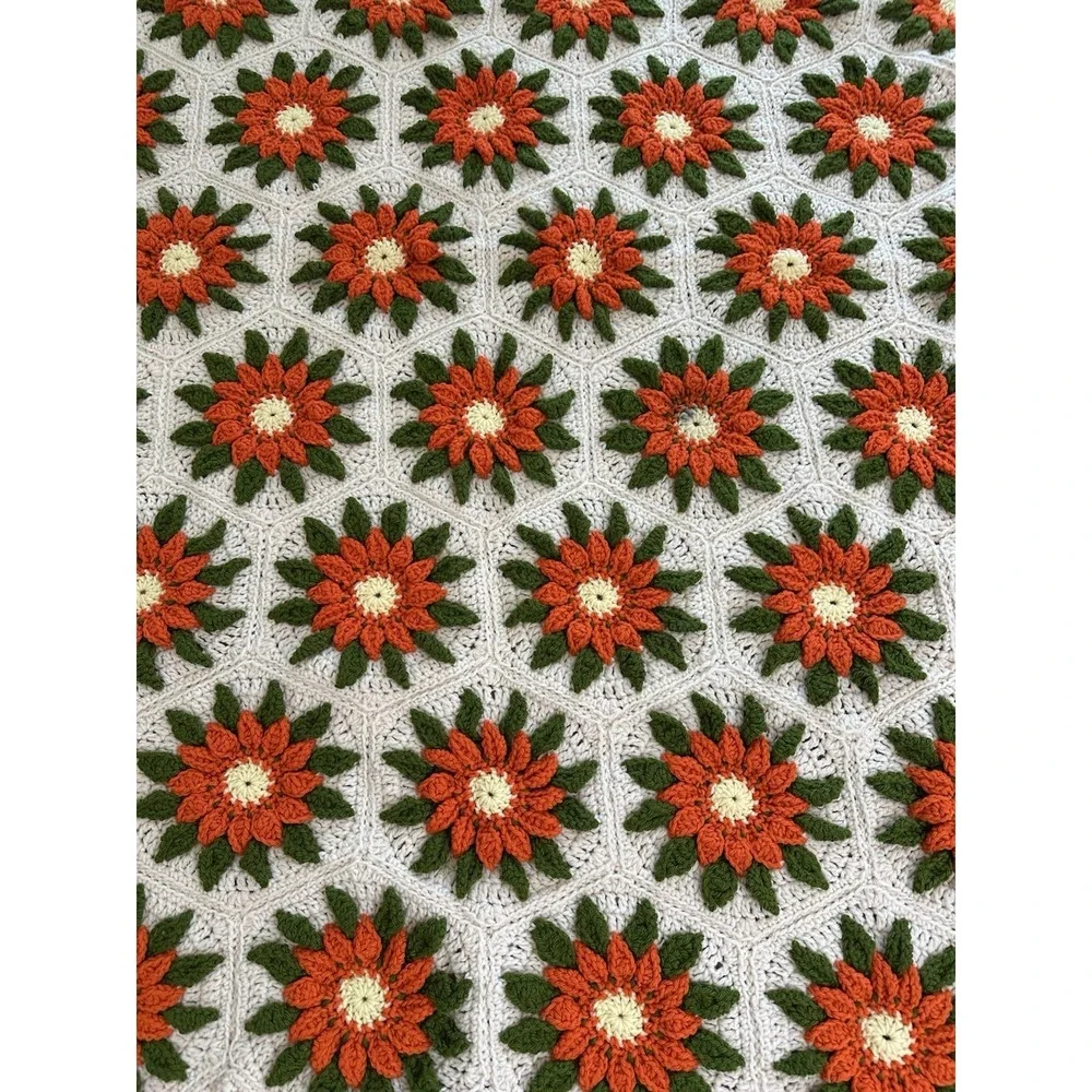 Vintage Handmade Crochet Blanket Poinsettia Flower Red White 3D Fringe